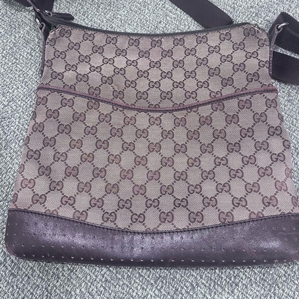 Gucci Messenger crossbody bag Brown monogram (reposhed)